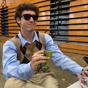 Meet your Posher, Alex